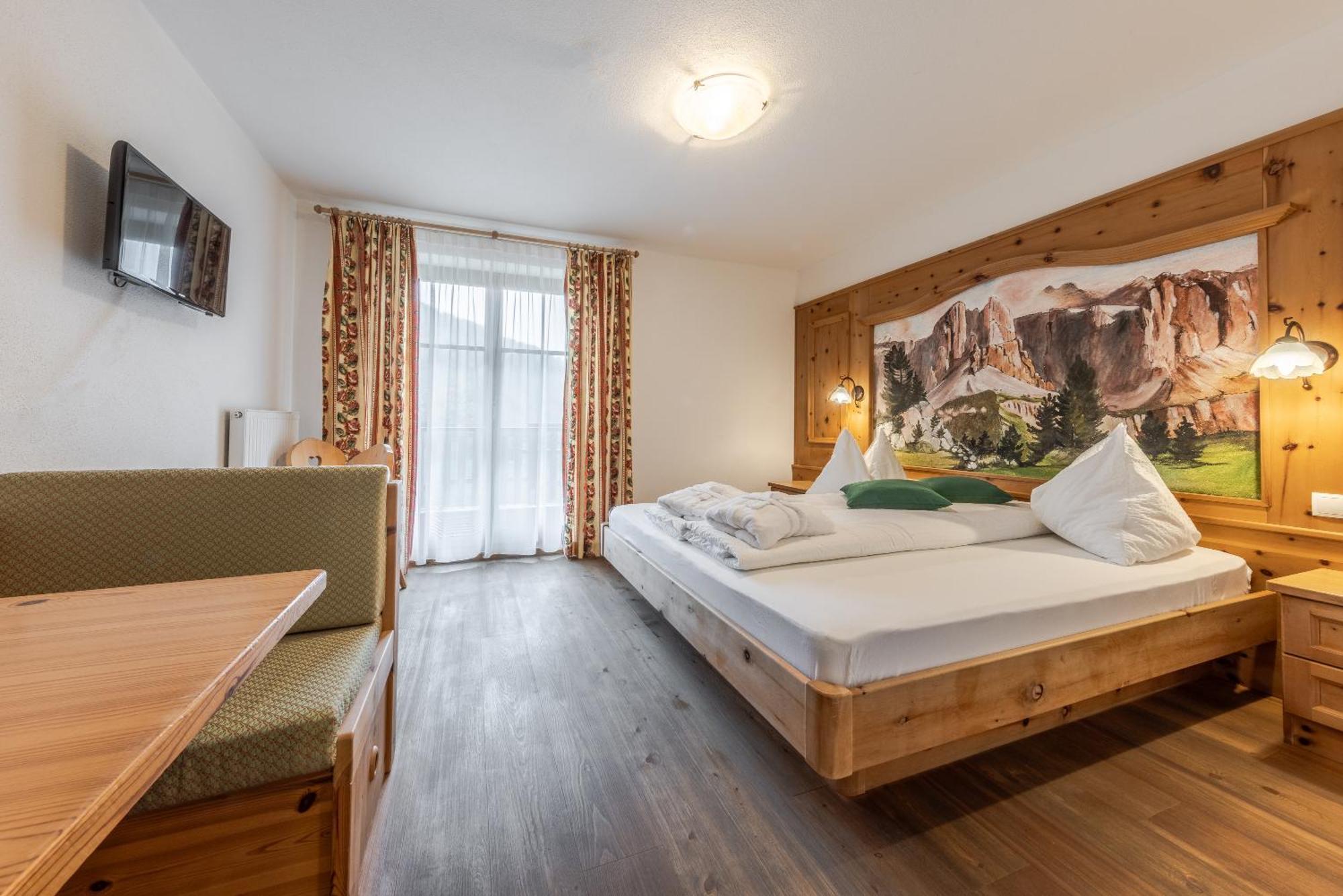 Hotel Pension Odles Sankt Martin im Turm Buitenkant foto