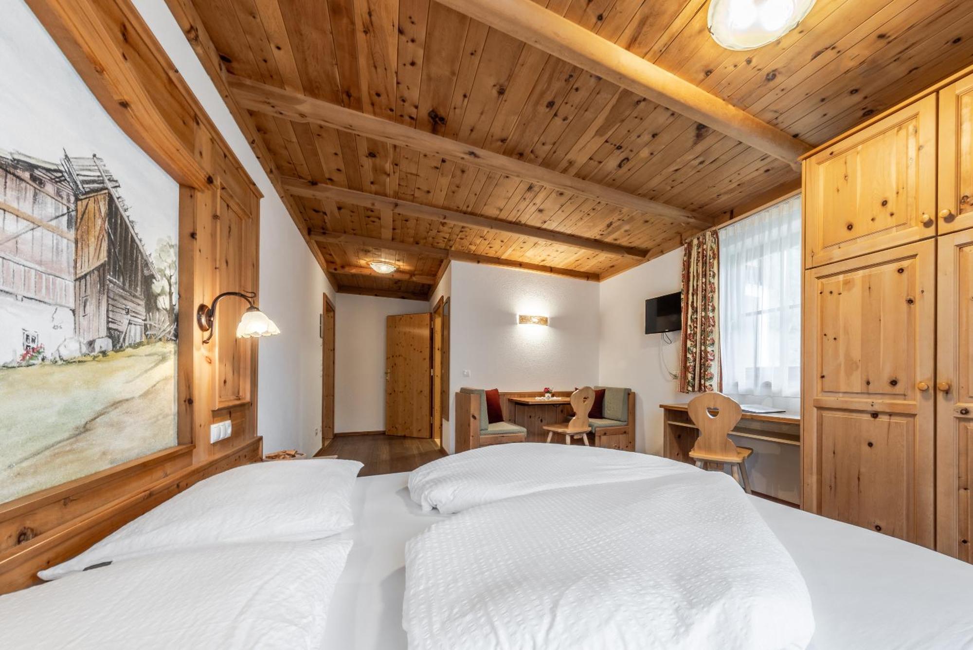 Hotel Pension Odles Sankt Martin im Turm Buitenkant foto