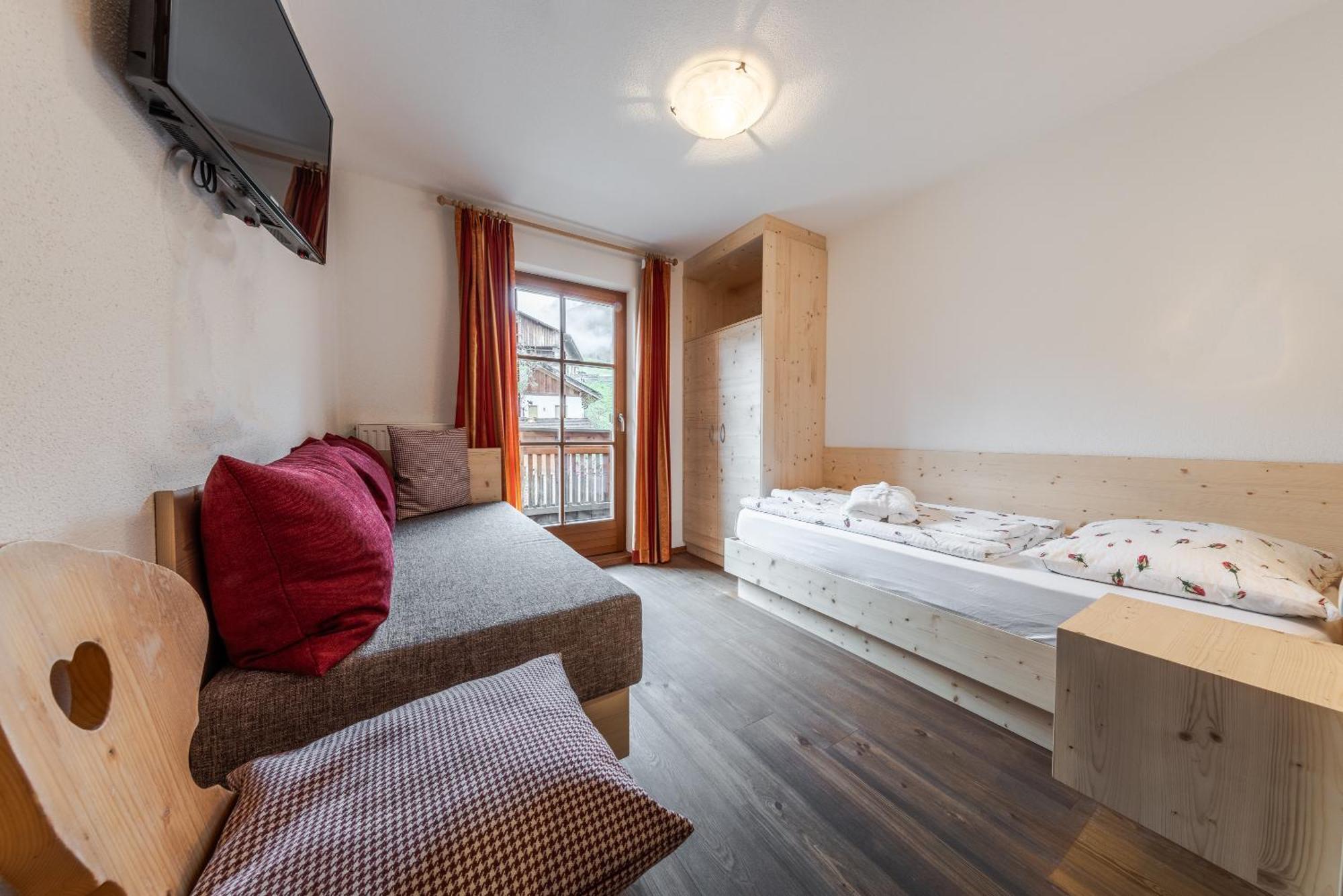Hotel Pension Odles Sankt Martin im Turm Buitenkant foto