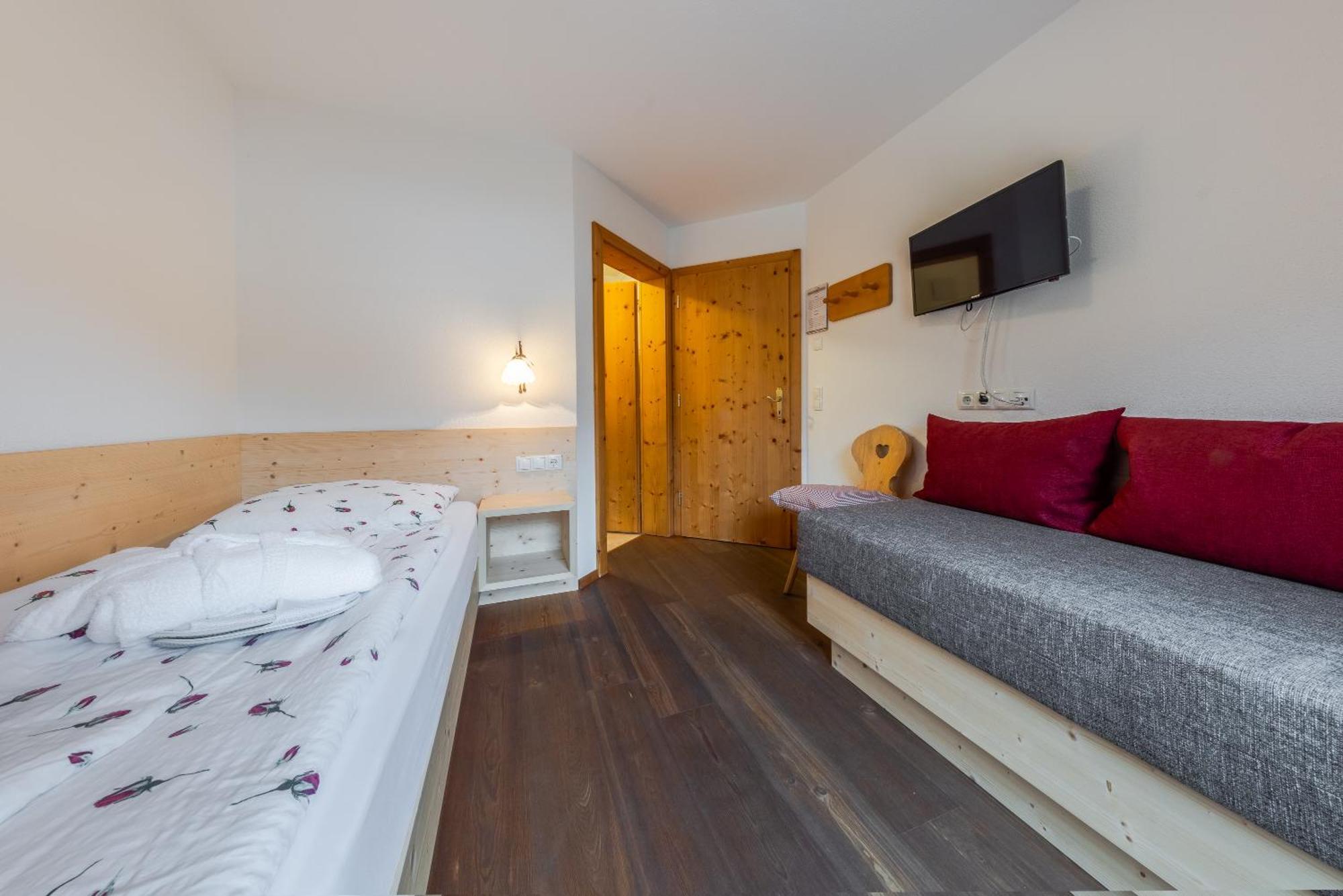 Hotel Pension Odles Sankt Martin im Turm Buitenkant foto