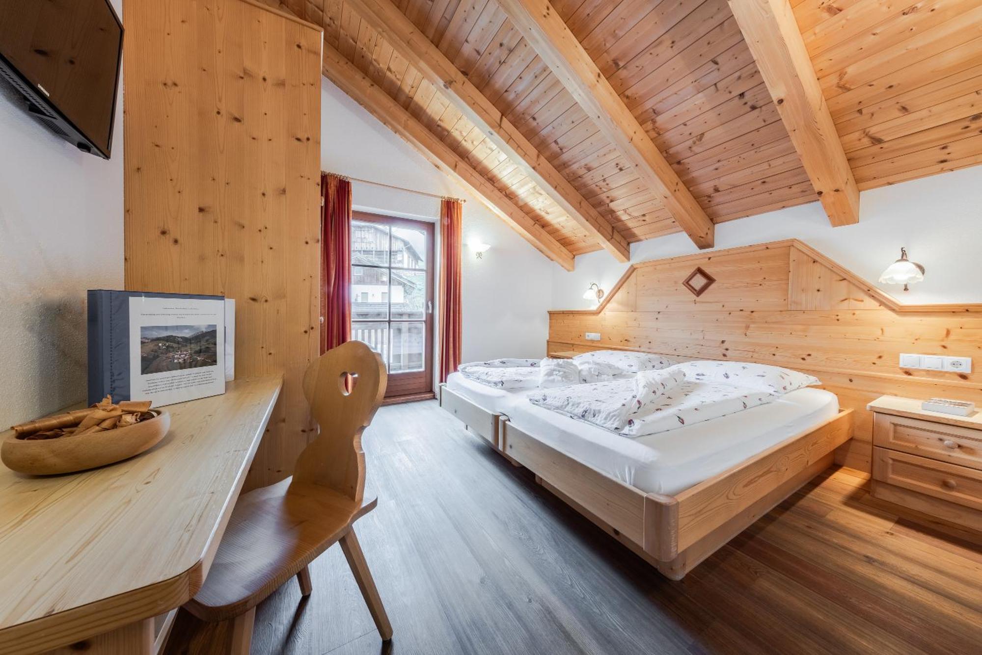Hotel Pension Odles Sankt Martin im Turm Buitenkant foto