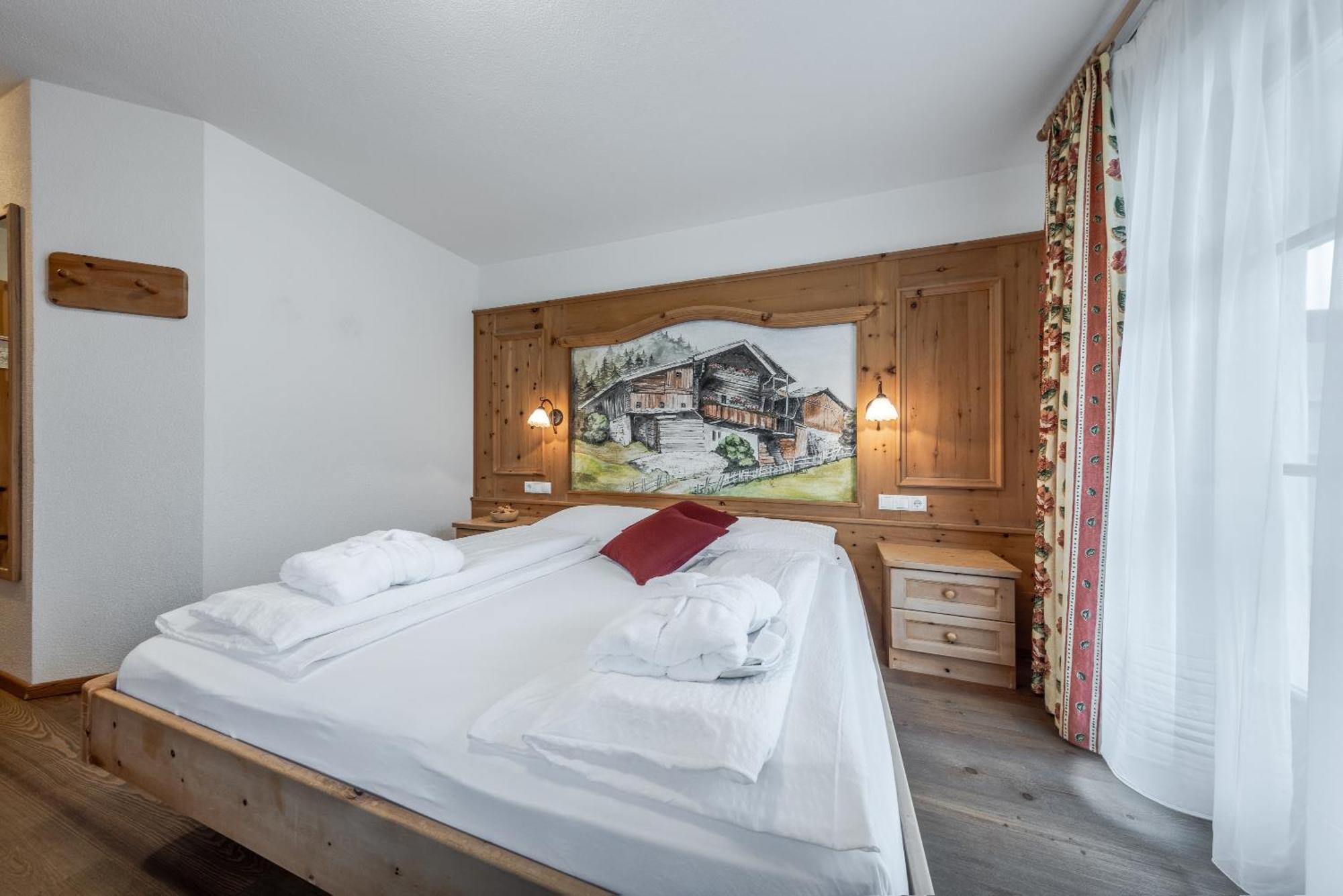 Hotel Pension Odles Sankt Martin im Turm Buitenkant foto